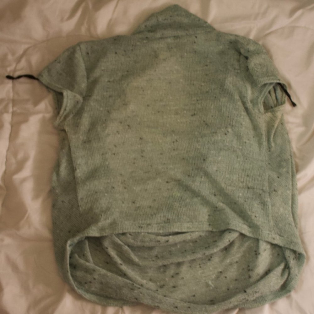 Green Top - Picture 3 of 3
